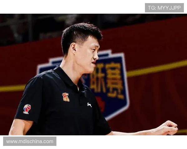 周鹏：从篮球场上的拼搏者到生活中的奋斗典范，激励无数年轻人的成长之路